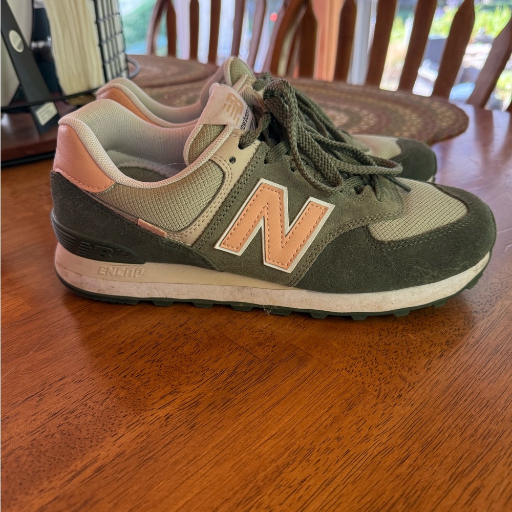Women’s New Balance 574